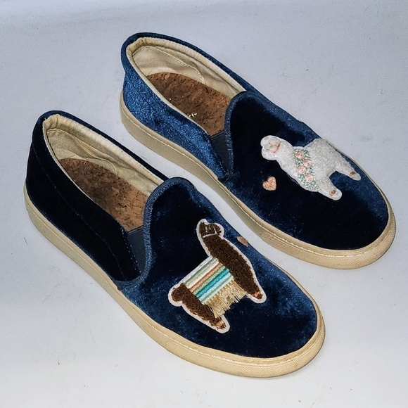 SOLUDOS LLAMAS IN LOVE Blue Velvet Sherpa Embroidered Sneakers Size 8 - Picture 3 of 16